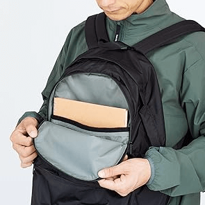 カリマーMデイパック25のメインポケット