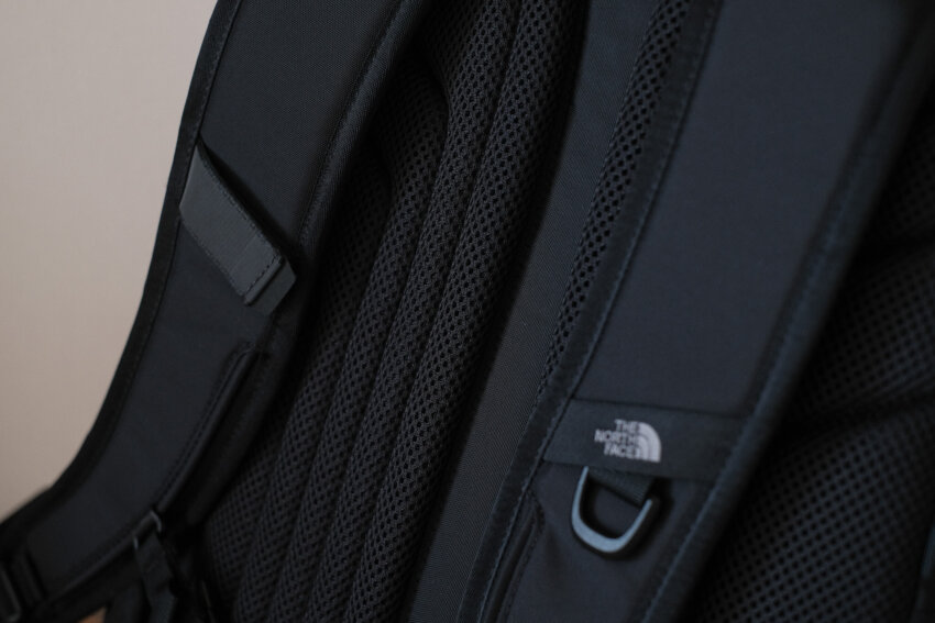 ノースフェイスシングルショットの背面パッド