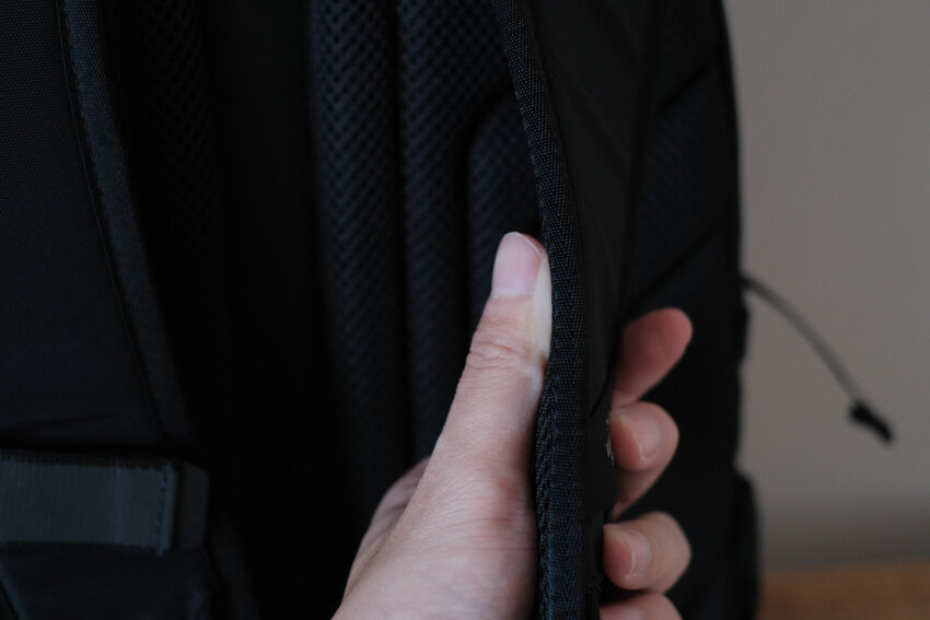 ノースフェイスシングルショットのショルダーハーネス