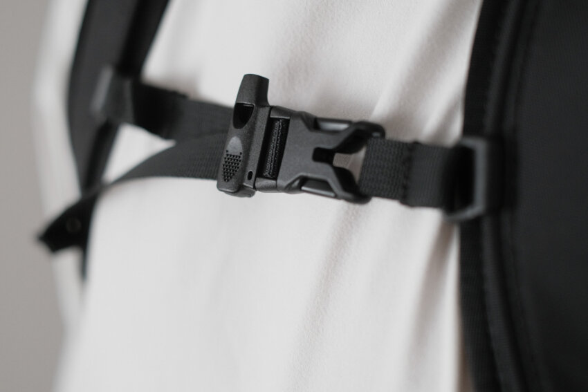 ノースフェイスシングルショットのチェストストラップ