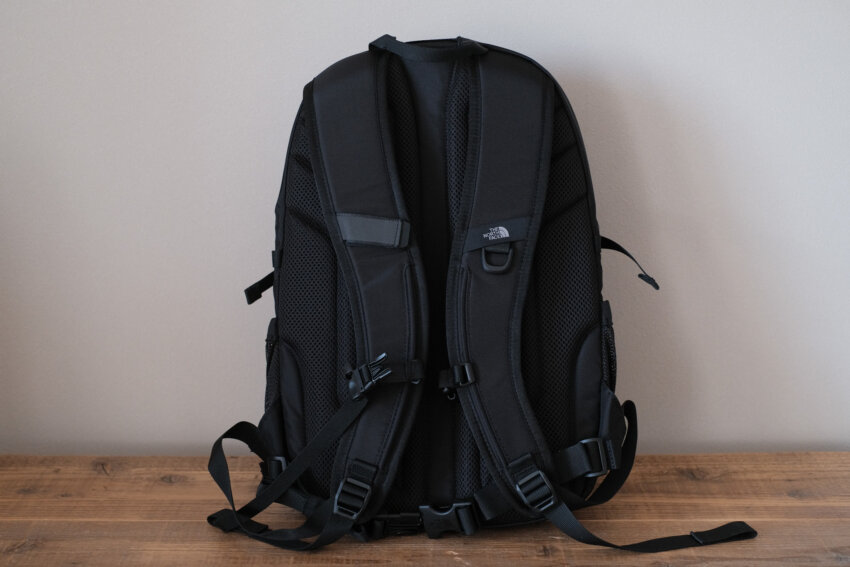 ノースフェイスシングルショットの背面