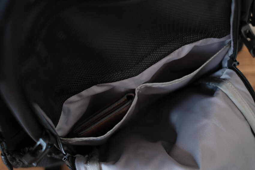 ノースフェイスシングルショットのポケット