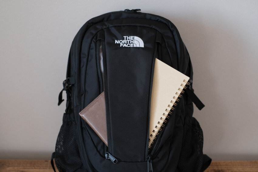 ノースフェイスシングルショットのダブルポケット