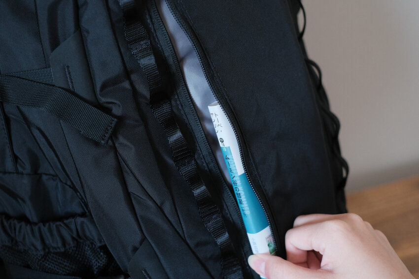 ノースフェイスビッグショットのフロントポケット