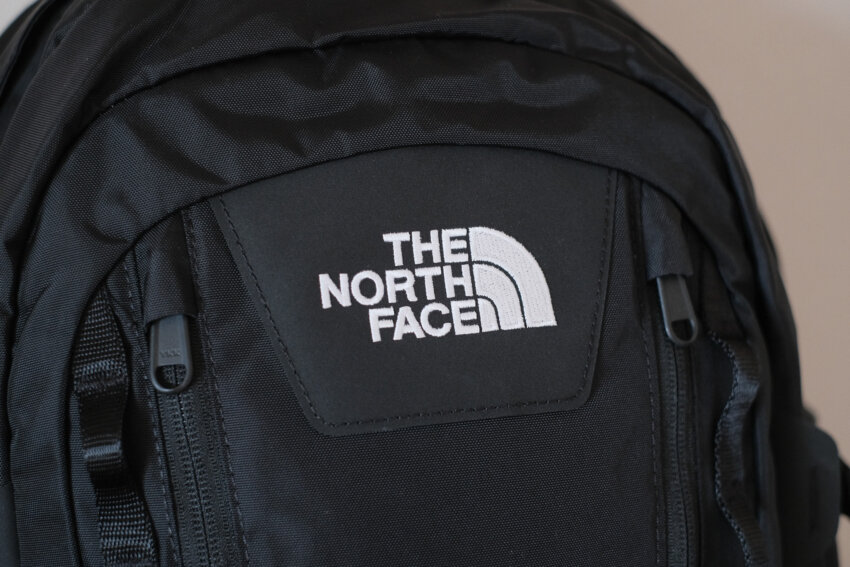 ノースフェイスビッグショットの正面ロゴの写真