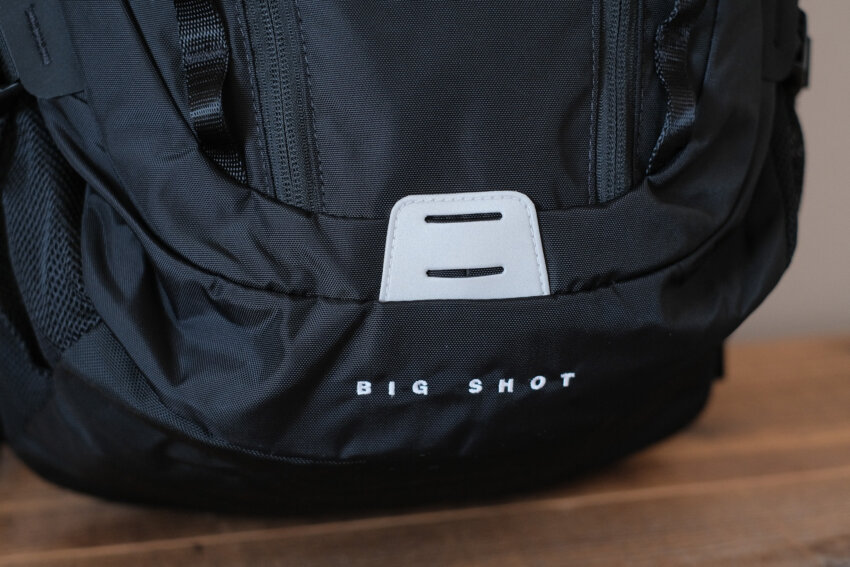 ノースフェイスビッグショットのロゴ部分