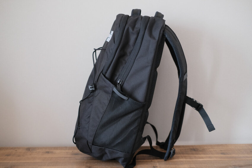 ノースフェイス　ジェスターの側面