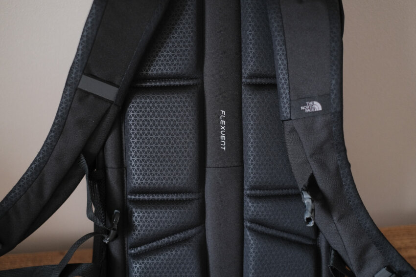 ノースフェイス　ジェスターの背面パネル