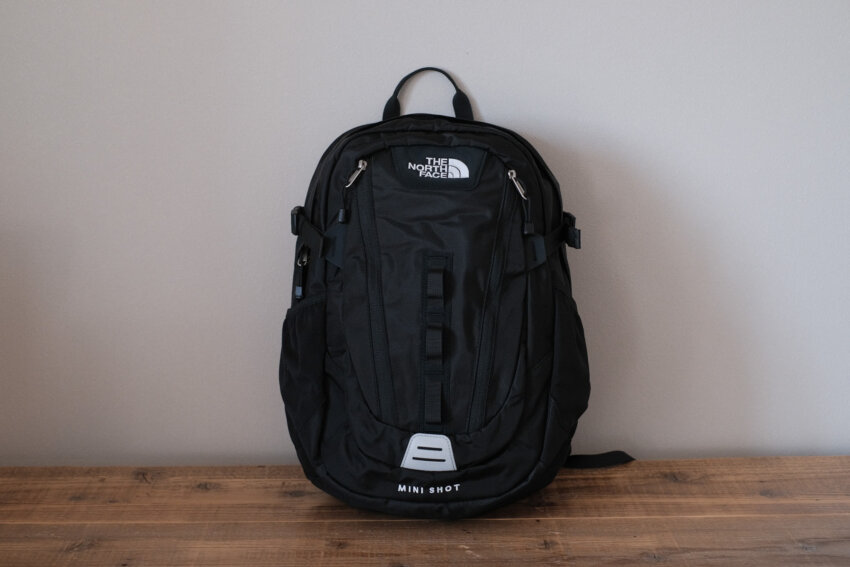 ノースフェイスミニショットの正面