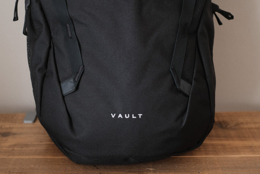 ノースフェイスヴォルトのVAULTロゴ