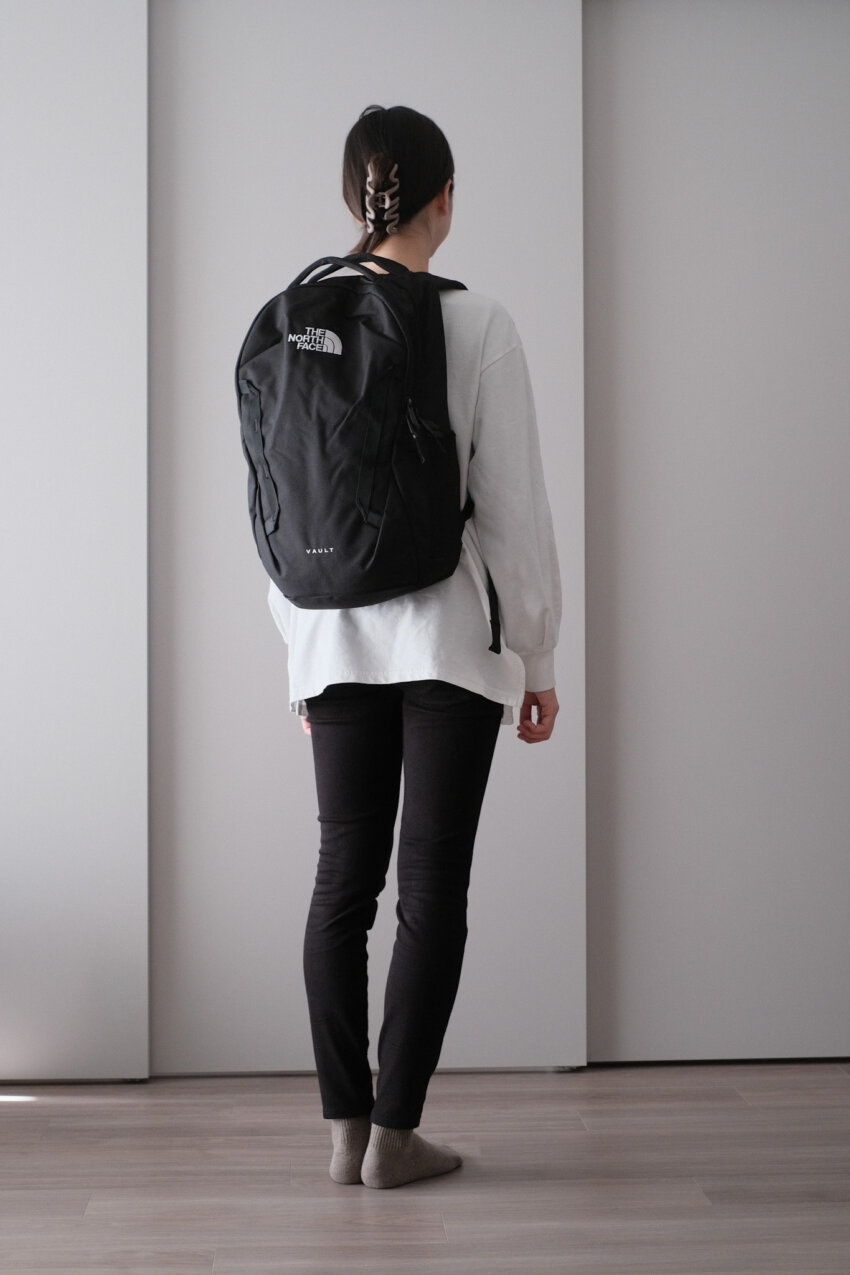 ノースフェイスヴォルトの女性着用イメージ