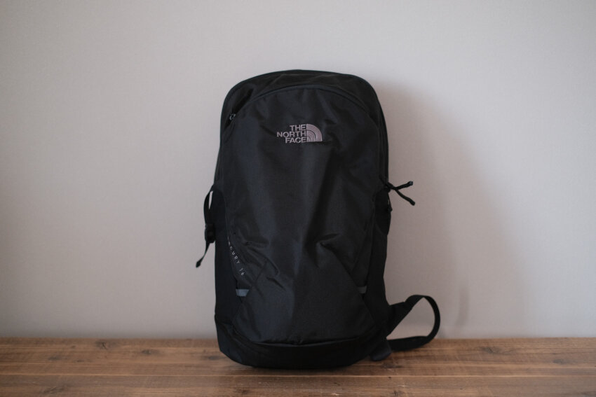 ノースフェイスマーキュリー16の正面デザイン