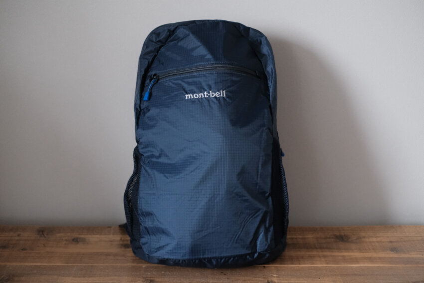モンベルポケッタブルライトパックの正面デザイン
