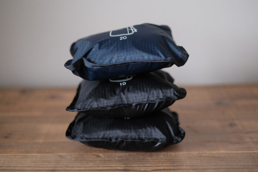 モンベルポケッタブルライトパックを畳んだときの厚み