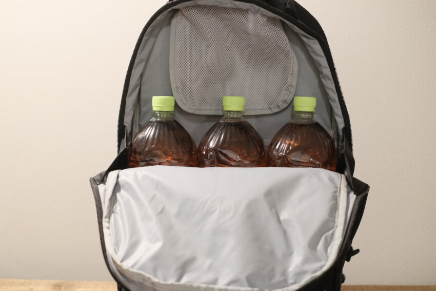 モンベルアウルパックにペットボトル